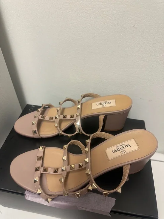 Valentino Garavani Rockstud Slide Blush Pink Rockstud Triple-Strap Flat Sandals - Picture 8 of 8